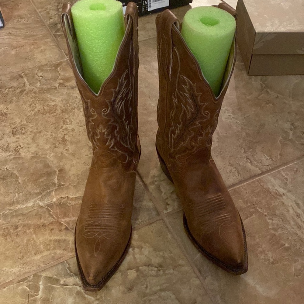 WOMEN’S TAN LEATHER NOCONA BOOTS SZ 8
